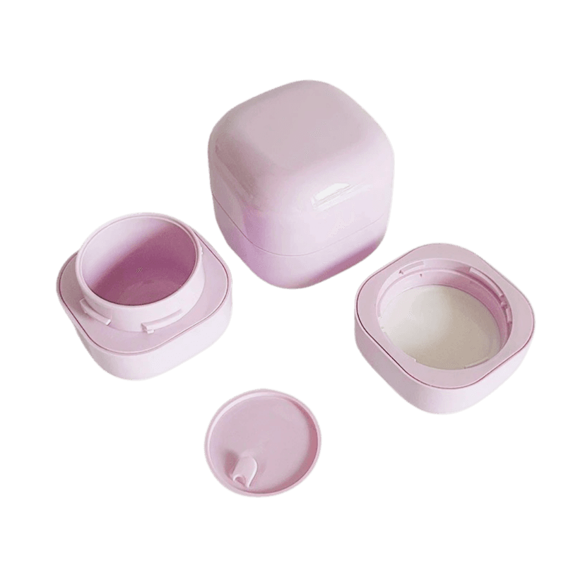 กระปุกครีมพลาสติกสีชมพูอ่อน แบบแยกชิ้น ฝา ตัวกระปุก และแผ่นรอง